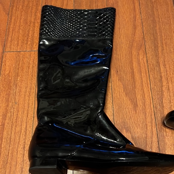 Coach Fiona patient leather size 5 boots! Worn four times! - Picture 8 of 11